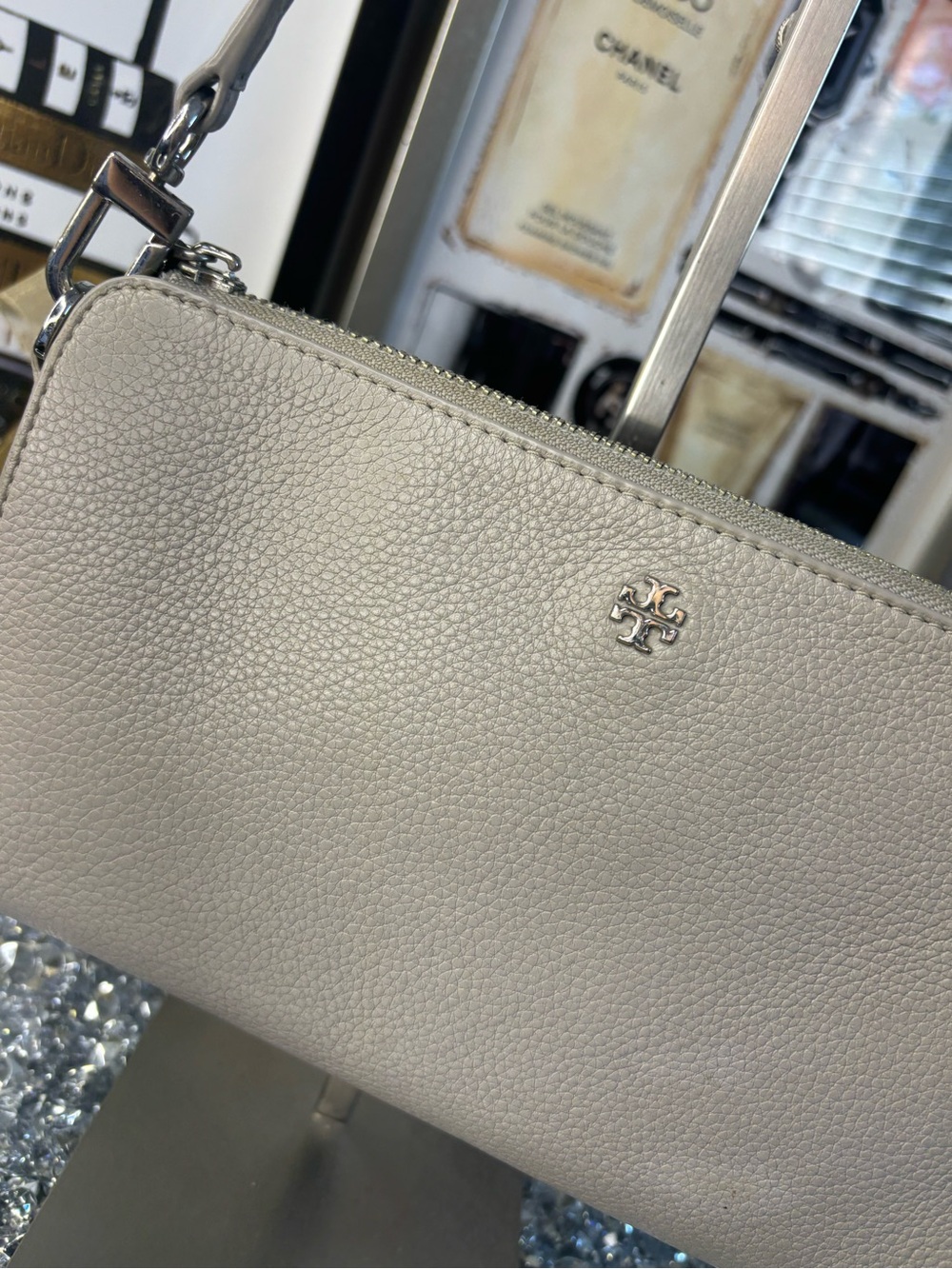 Tory Burch Mercer Pebbled Zip Crossbody Bag EUC - Picture 3 of 15